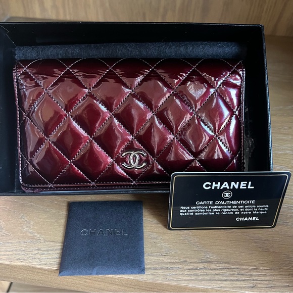 ✨RARE✨Chanel Burgundy Quilted Patent Leather Brilliant Wallet - FULL SET - Picture 3 of 14